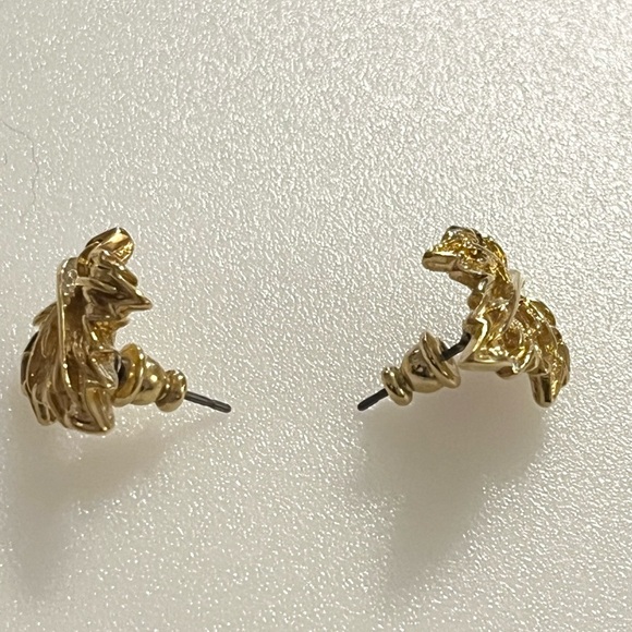 Vintage Gold Tone Maple Leaf Earrings and Matching Lapel Pin - Picture 7 of 16